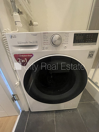 Renovēta māja, vieta automašīnai, kāpņu telpa pēc kapitālā remonta, logi vērsti uz ielas Rīga - foto 10