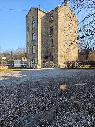 Pagalma ēka, labiekārtota apzaļumota teritorija, bruģēts piebraucamais ceļš, bezmaksas Rīga - foto 10