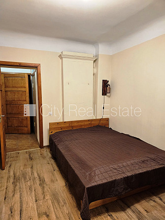 Pagalma ēka, labiekārtota apzaļumota teritorija, bruģēts piebraucamais ceļš, bezmaksas Rīga - foto 2