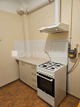 Pagalma ēka, labiekārtota apzaļumota teritorija, bruģēts piebraucamais ceļš, bezmaksas Rīga - foto 7