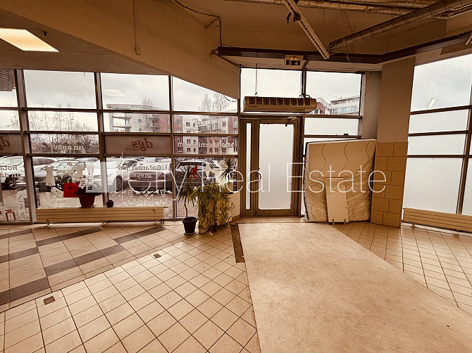 Vieta vairākām automašīnām, ieeja no ielas un pagalma, gaisa kondicionēšanas sistēma, Rīga - foto 6