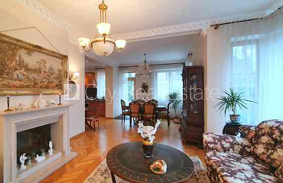 Частный дом, благоустроенный озеленённый двор, гараж на одну машину, две терассы, Юрмала