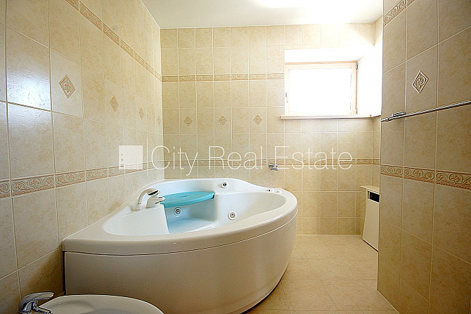 Частный дом, благоустроенный озеленённый двор, гараж на одну машину, две терассы, Юрмала - изображение 20