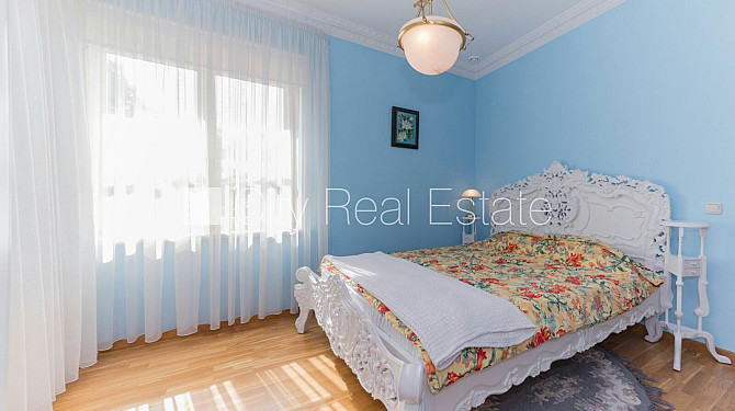 Частный дом, благоустроенный озеленённый двор, гараж на одну машину, две терассы, Юрмала - изображение 9