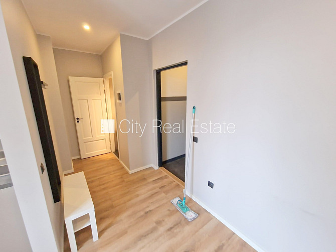 Fasādes māja, renovēta māja, slēgts pagalms, ieeja no ielas un pagalma, kāpņu telpa pēc Rīga - foto 12