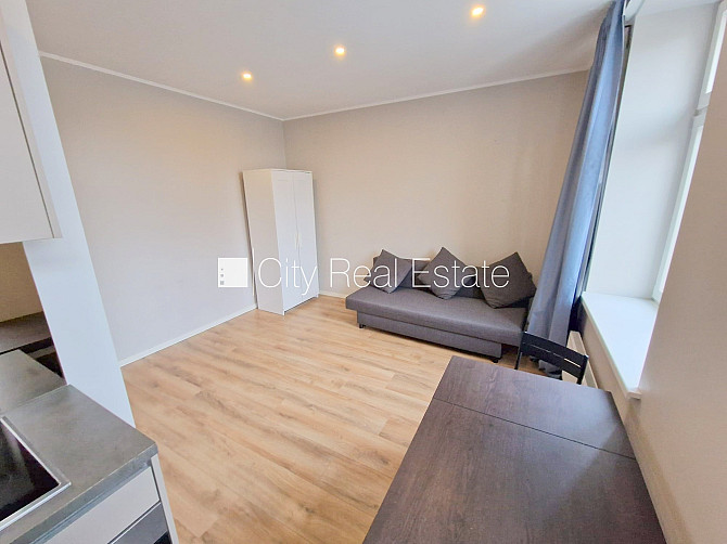 Fasādes māja, renovēta māja, slēgts pagalms, ieeja no ielas un pagalma, kāpņu telpa pēc Rīga - foto 8