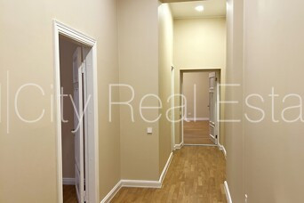 Реставрированный дом, территория обнесена забором, закрытая территория, Рига - изображение 6