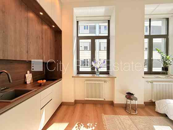 Реновированный дом, вход с улицы, апартаменты люкс, окна выходят во двор, студио, Rīga