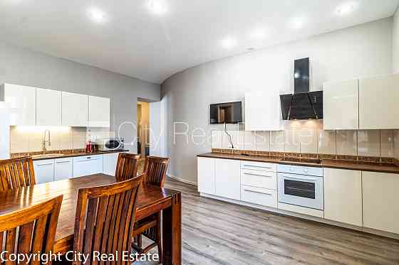 Фасадный дом, реновированный дом, закрытый двор, возможность аренды парковки, Рига