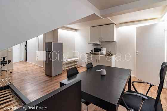 Фасадный дом, благоустроенная озеленённая территория, мансарда, одна Рига