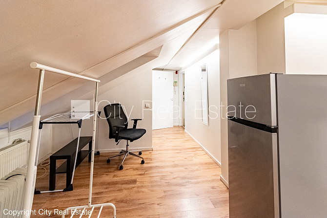 Фасадный дом, благоустроенная озеленённая территория, мансарда, одна Рига - изображение 3