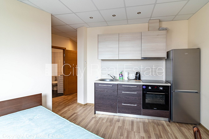 Jaunceltne, labiekārtota apzaļumota teritorija, pazemes autostāvvieta, ieeja no ielas, ir lifts, Rīga - foto 1