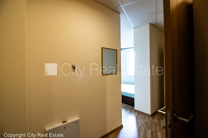 Jaunceltne, labiekārtota apzaļumota teritorija, pazemes autostāvvieta, ieeja no ielas, ir lifts, Rīga - foto 4