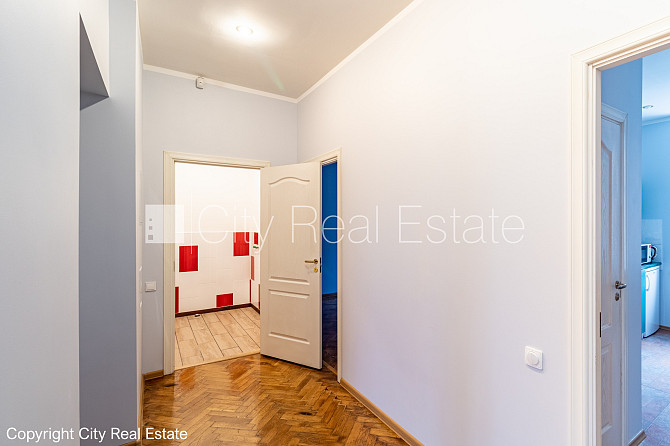 Фасадный дом, закрытый двор, вход с улицы, вход со двора, лестничная клетка после Рига - изображение 11