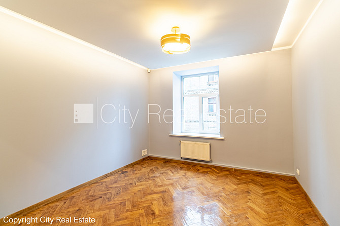 Фасадный дом, закрытый двор, вход с улицы, вход со двора, лестничная клетка после Рига - изображение 10