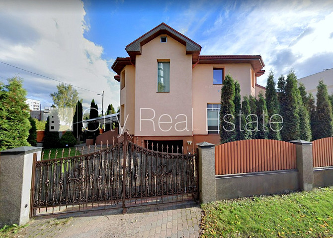 Частный дом, новостройка, благоустроенная озеленённая территория, въездные Рига - изображение 1