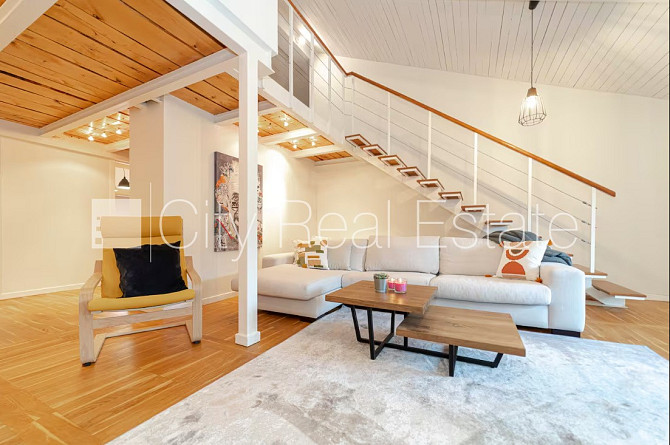 Fasādes māja, renovēta māja, ieeja no ielas, ir lifts, kāpņu telpa pēc kapitālā remonta, Rīga - foto 4