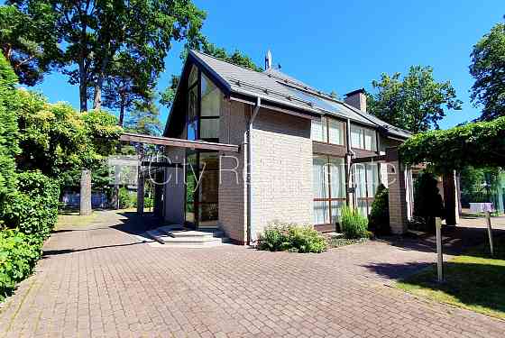 Земля в собственности, частный дом, благоустроенная озеленённая территория 1910 м2, Rīga