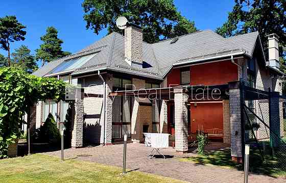 Земля в собственности, частный дом, благоустроенная озеленённая территория 1910 м2, Rīga