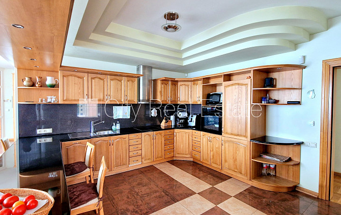 Земля в собственности, частный дом, благоустроенная озеленённая территория 1910 м2, Рига - изображение 10