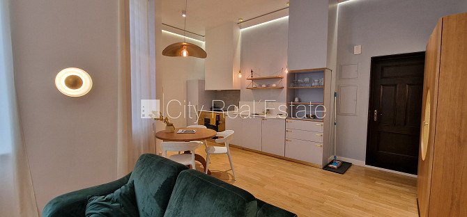 Фасадный дом, реновированный дом, благоустроенная озеленённая территория, Рига - изображение 4