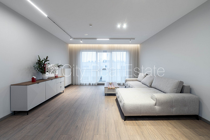 Jaunceltne, pagrabstāvā pieejama noliktava, iežogota teritorija, iespēja nomāt pazemes Rīga - foto 1