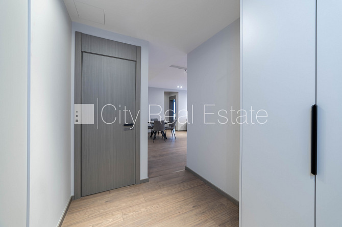 Jaunceltne, energo efektīva māja, iežogota teritorija, ieeja no ielas, pagalmā bērnu spēļu Rīga - foto 12