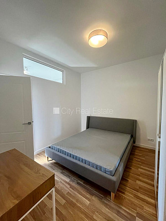 Фасадный дом, реновированный дом, возможность аренды парковки, вход с улицы, лифт, Рига - изображение 6