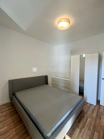 Фасадный дом, реновированный дом, возможность аренды парковки, вход с улицы, лифт, Рига - изображение 8