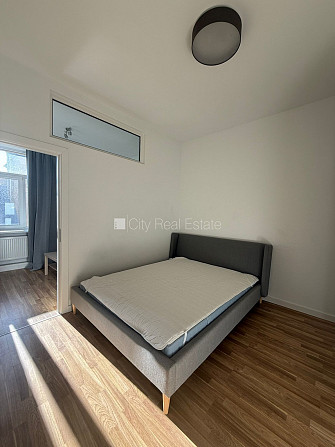 Фасадный дом, реновированный дом, возможность аренды парковки, вход с улицы, лифт, Рига - изображение 5