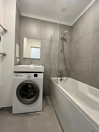 Фасадный дом, реновированный дом, возможность аренды парковки, вход с улицы, лифт, Рига - изображение 11