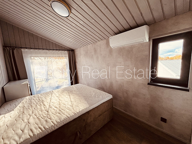 Частный дом, благоустроенный озеленённый двор, территория обнесена железным Рига - изображение 14