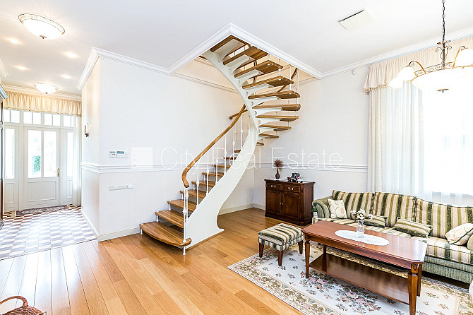 Реновированный дом, благоустроенный озеленённый двор, места для нескольких Юрмала - изображение 7