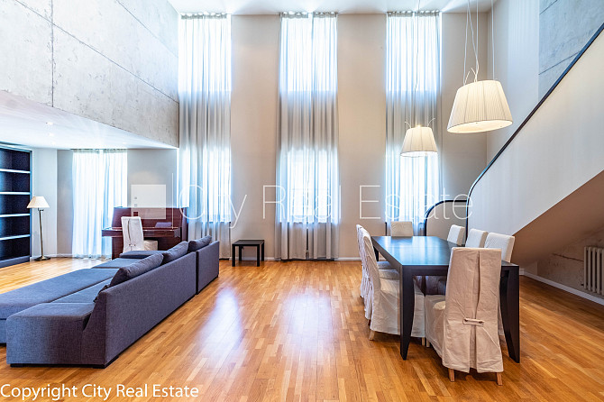 Фасадный дом, закрытый двор, место для машины, апартаменты люкс, лифт, три балкона, Рига - изображение 5