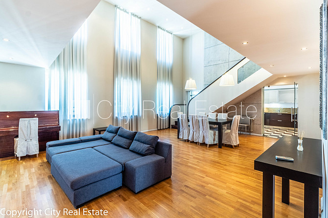 Фасадный дом, закрытый двор, место для машины, апартаменты люкс, лифт, три балкона, Рига - изображение 4