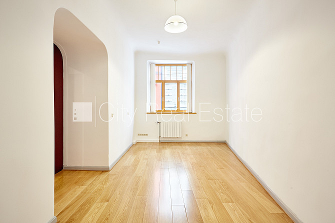 Фасадный дом, реновированный дом, благоустроенная озеленённая территория, Рига - изображение 5