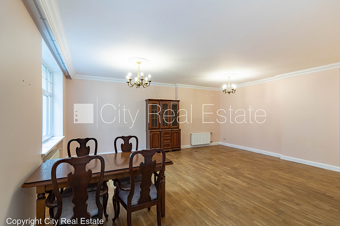 Фасадный дом, реновированный дом, вход с улицы, лифт, лестничная клетка после Рига - изображение 2