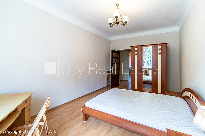 Реновированный дом, вход со двора, бельэтаж, лестничная клетка после Рига - изображение 1