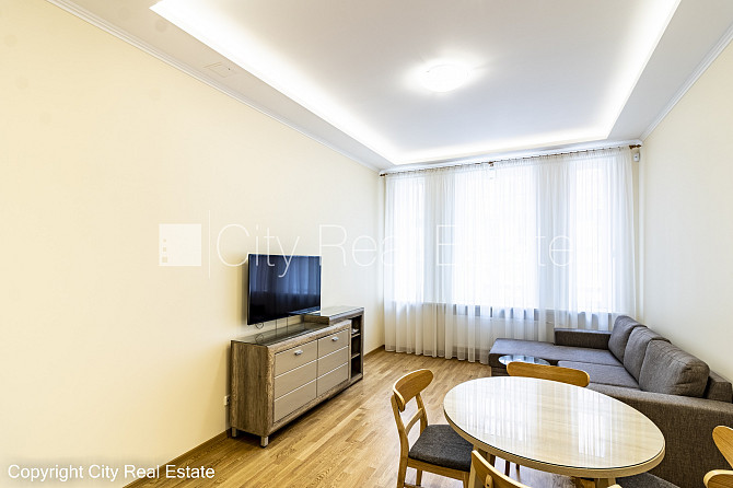 Фасадный дом, реновированный дом, закрытый двор, вход с улицы, лестничная клетка Рига - изображение 14