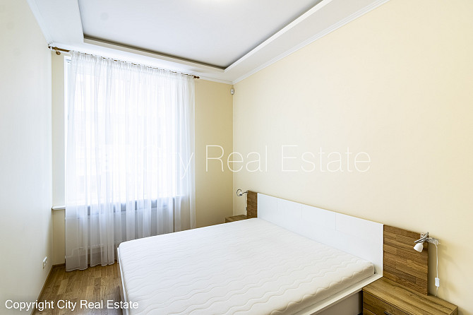 Фасадный дом, реновированный дом, закрытый двор, вход с улицы, лестничная клетка Рига - изображение 17