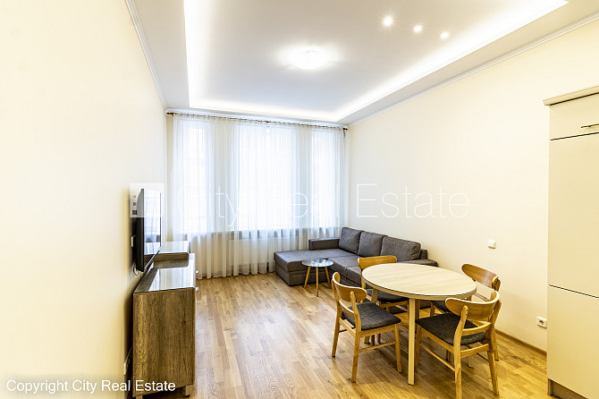 Фасадный дом, реновированный дом, закрытый двор, вход с улицы, лестничная клетка Рига - изображение 13