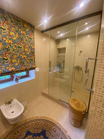 Slēgts pagalms, teritorijas iebrauktuves vārti aprīkoti ar automatizētu atvēršanās un Jūrmala - foto 13