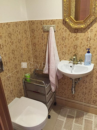 Slēgts pagalms, teritorijas iebrauktuves vārti aprīkoti ar automatizētu atvēršanās un Jūrmala - foto 17