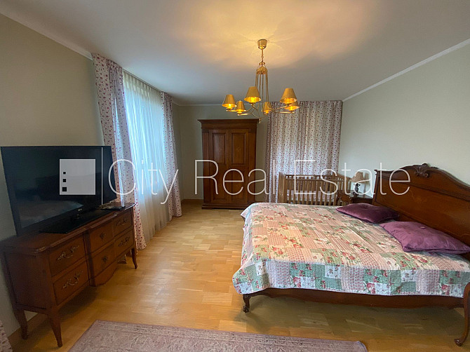 Slēgts pagalms, teritorijas iebrauktuves vārti aprīkoti ar automatizētu atvēršanās un Jūrmala - foto 10