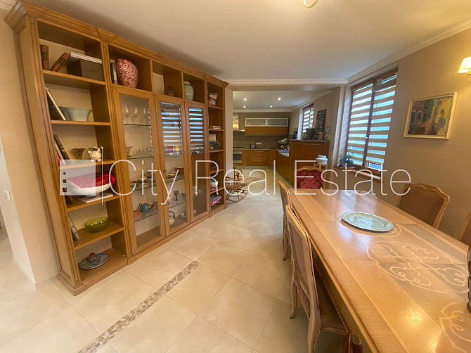 Slēgts pagalms, teritorijas iebrauktuves vārti aprīkoti ar automatizētu atvēršanās un Jūrmala - foto 5