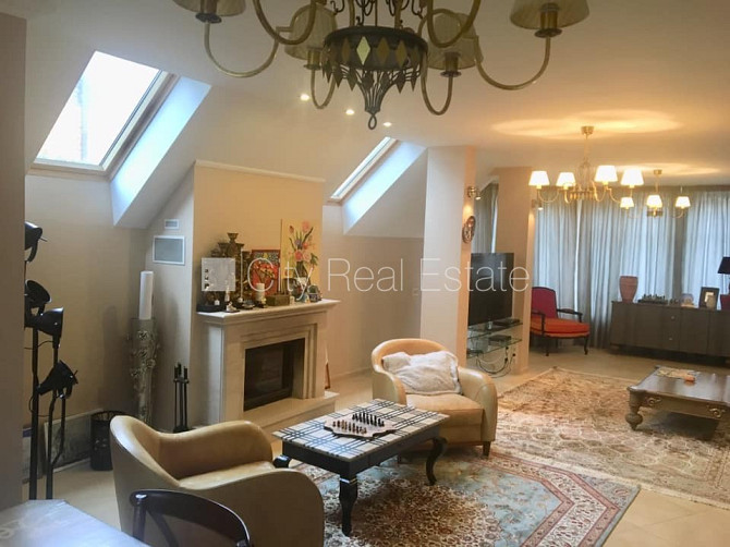 Slēgts pagalms, teritorijas iebrauktuves vārti aprīkoti ar automatizētu atvēršanās un Jūrmala - foto 2