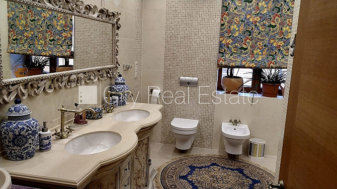 Slēgts pagalms, teritorijas iebrauktuves vārti aprīkoti ar automatizētu atvēršanās un Jūrmala - foto 15