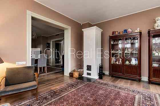 Частный дом, благоустроенная озеленённая территория, подъездная дорога покрыта Юрмала