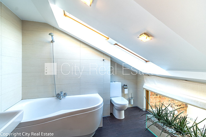 Мансарда, французский балкон, двухэтажный, центральное отопление, деревянные Рига - изображение 8