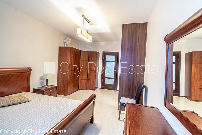 Фасадный дом, бесплатная стоянка во дворе, лестничная клетка после капитального Рига - изображение 8